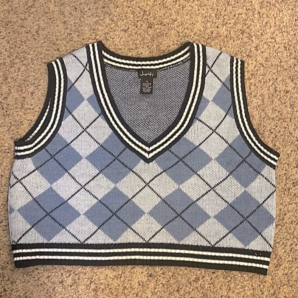 JUSTIFY Blue Argyle Sweater Vest XL V-Neck Sleeveless Cropped Acrylic Yarn